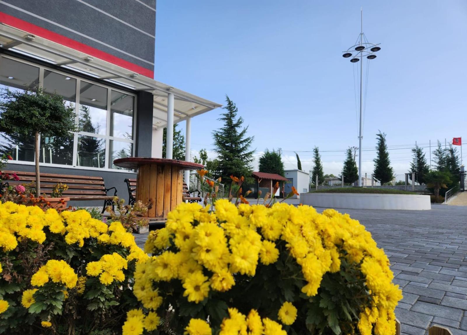 Kompleksi Cfn Albania Bucimas Esterno foto