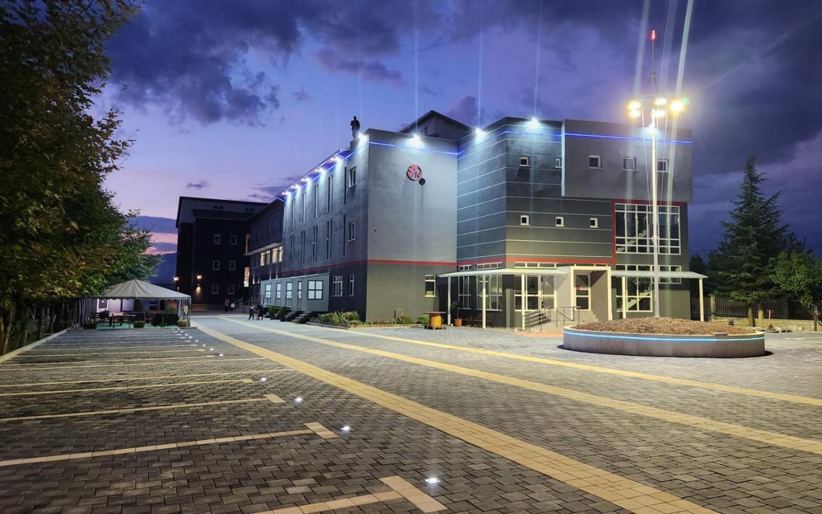Kompleksi Cfn Albania Bucimas Esterno foto